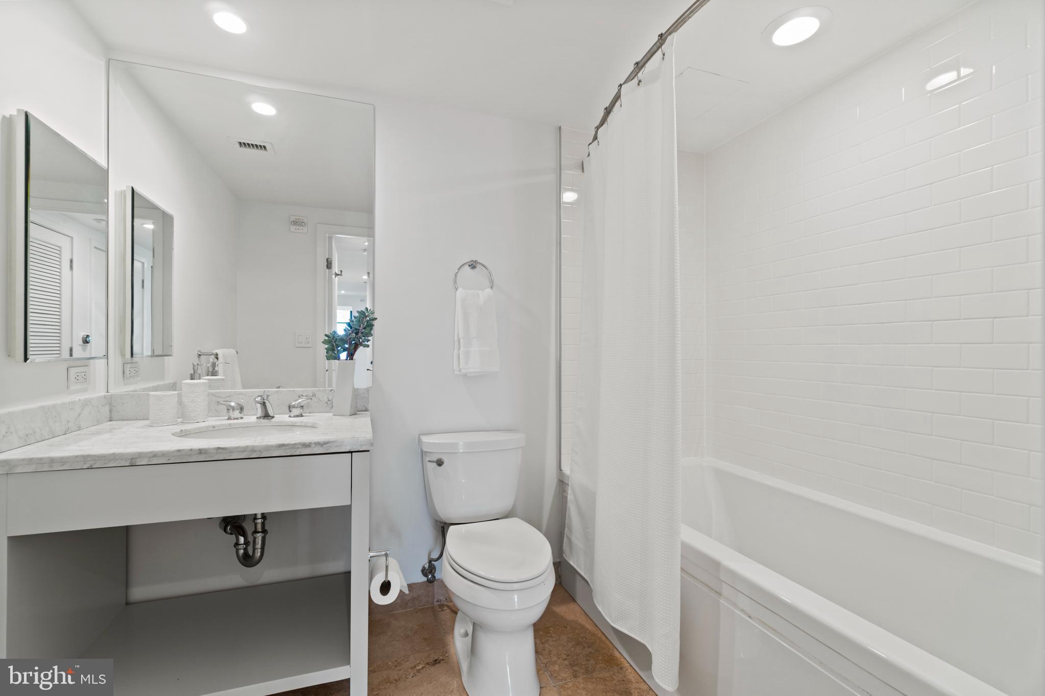 912 F Street Northwest, Unit 905 Washington, DC 20004 - Photo 18 of 54
