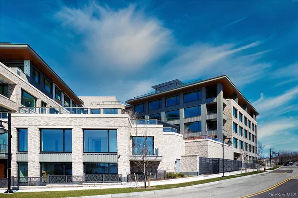 $3,499,000 | 4 Lighthouse Landing, Unit 424, Sleepy Hollow, NY 10591