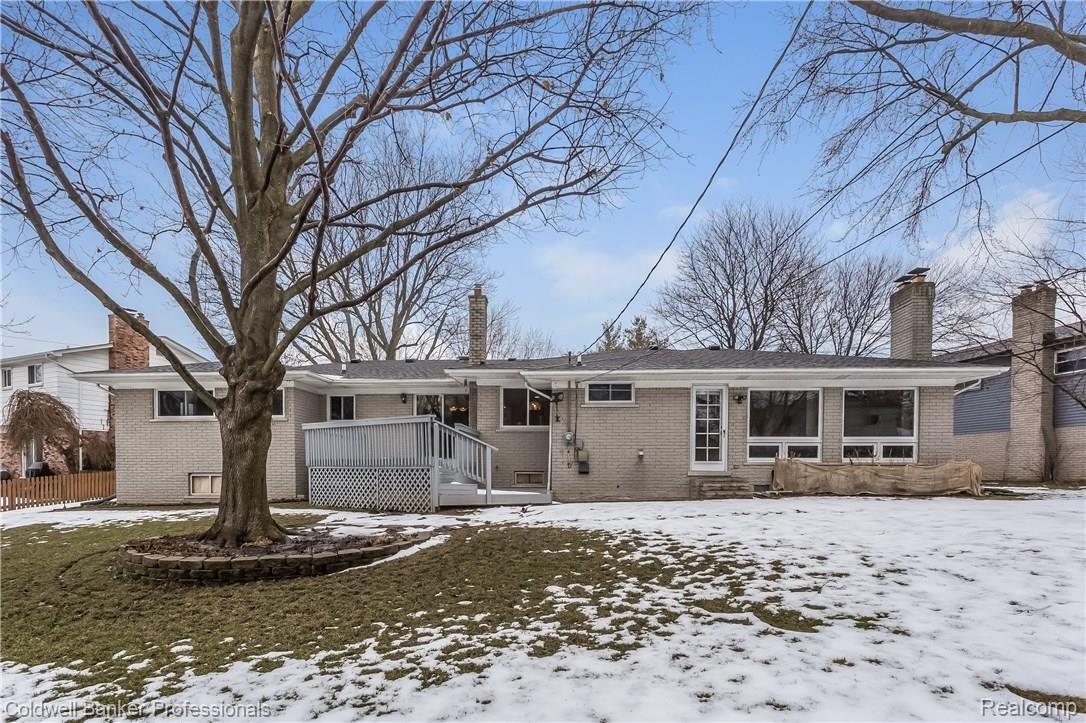 2175 Wayward Drive Rochester, MI 48309 - Photo 29 of 33 037-Rear_View-5339157-large.jpg