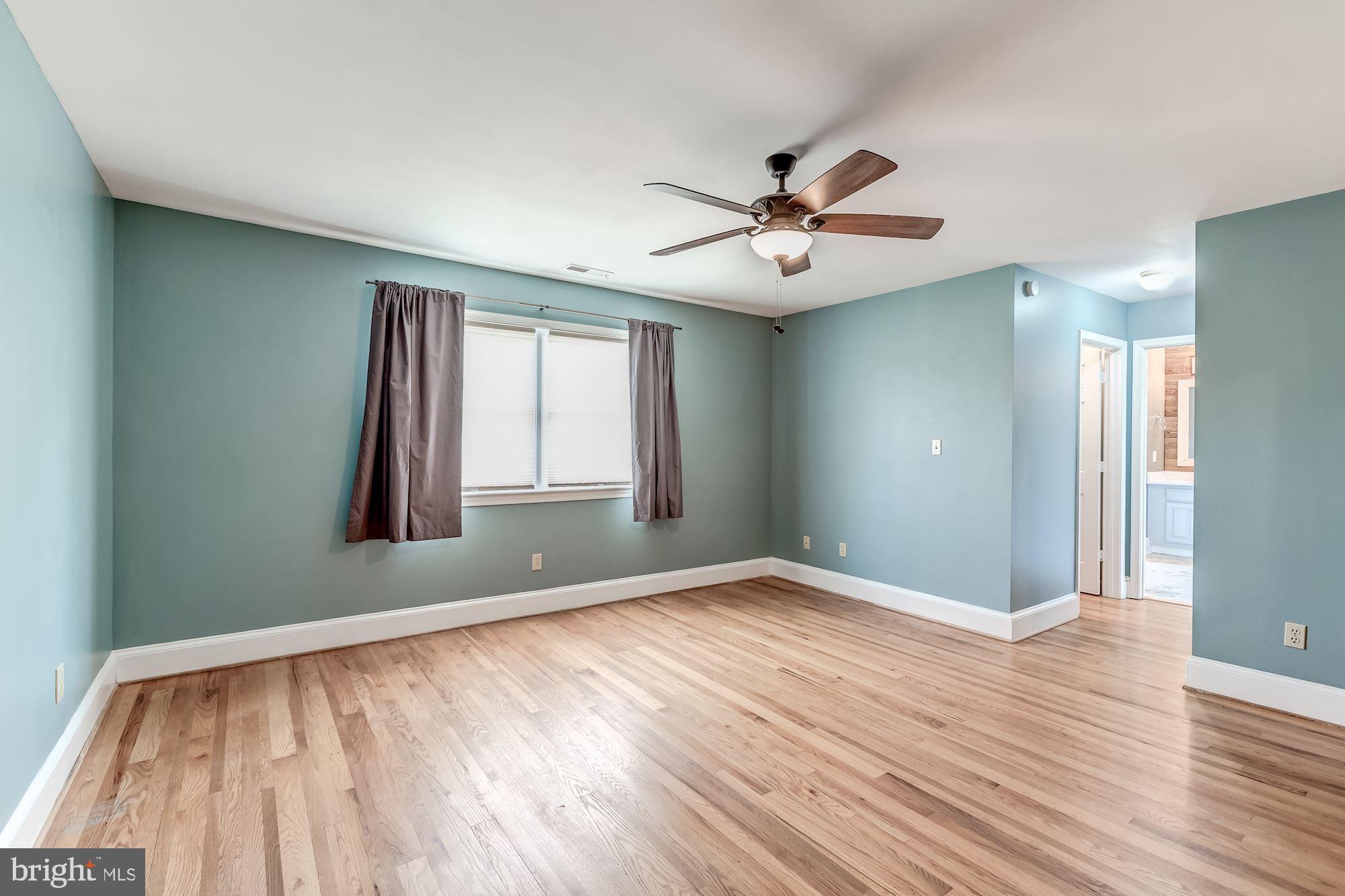 36753 Paxson Road Purcellville, VA 20132 - Photo 14 of 26 Master bedroom