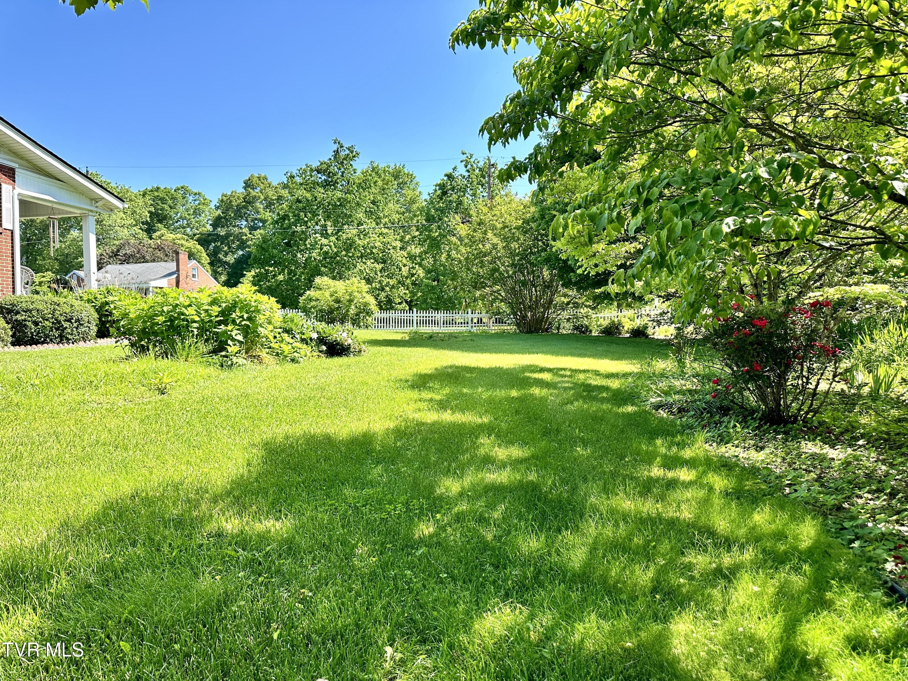 1220 Columbia Road Bristol, TN 37620 - Photo 12 of 44 IMG_6070
