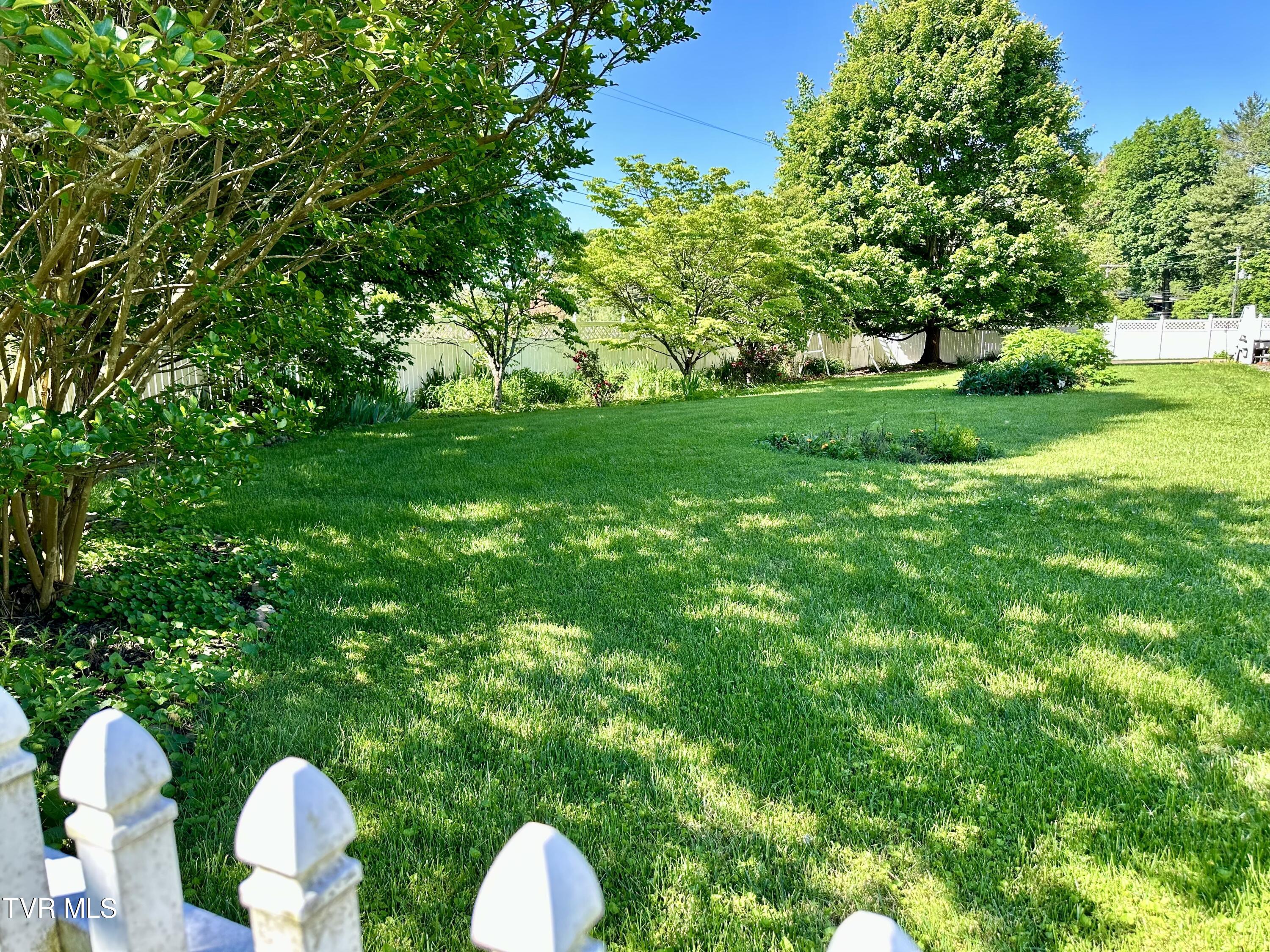 1220 Columbia Road Bristol, TN 37620 - Photo 14 of 44 IMG_6026
