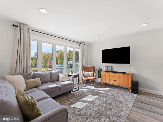 $395,000 | 1001 Lynnwood Lane, Somerdale, NJ 08083