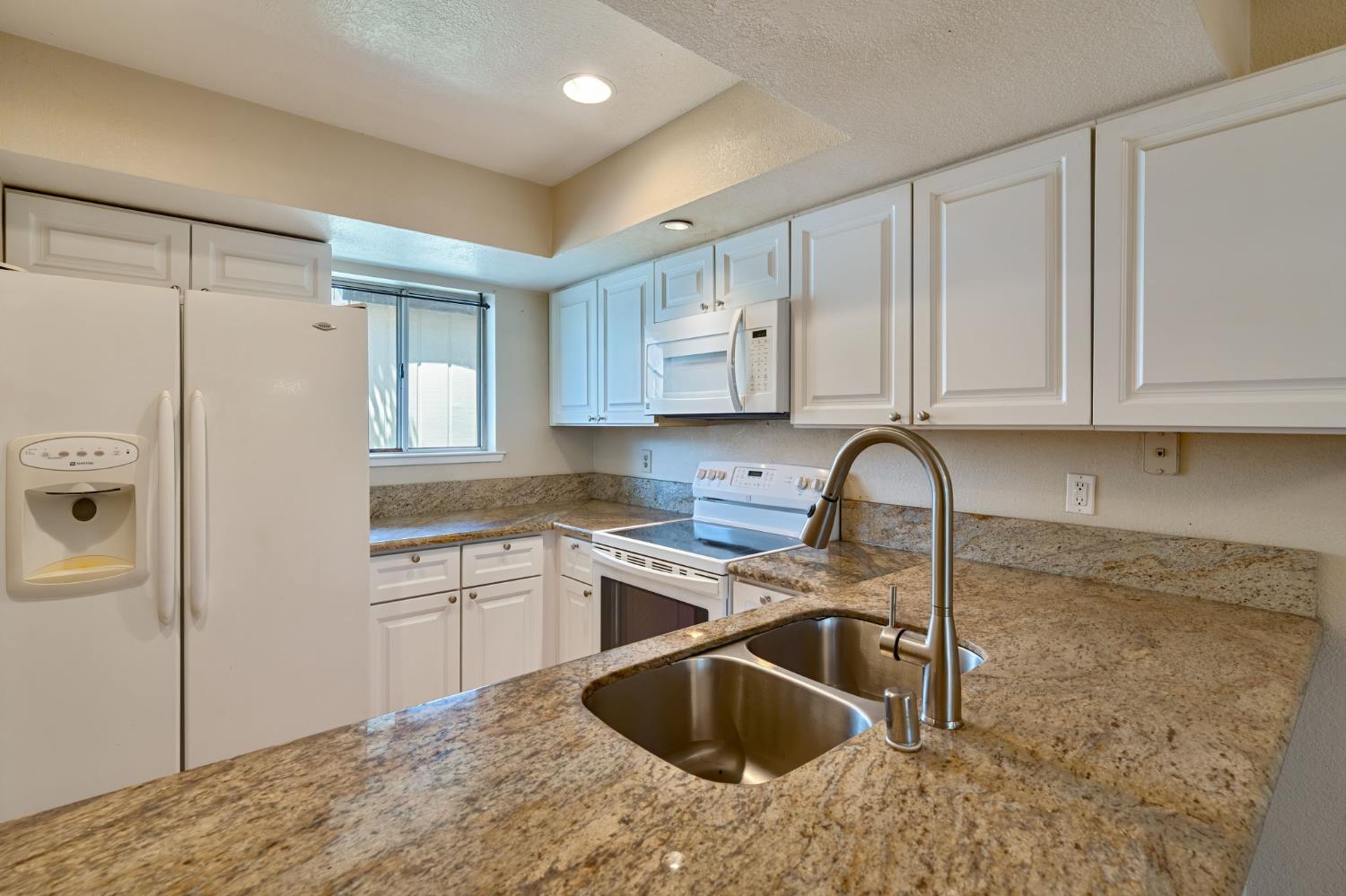 9237 Madison Avenue Orangevale, CA 95662 - Photo 10 of 40