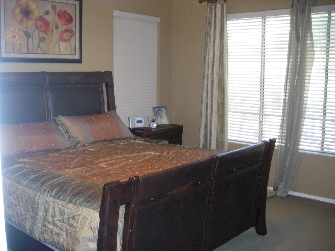 3250 East Hampton Lane Gilbert, AZ 85295 - Photo 8 of 11 Roomy master suite!