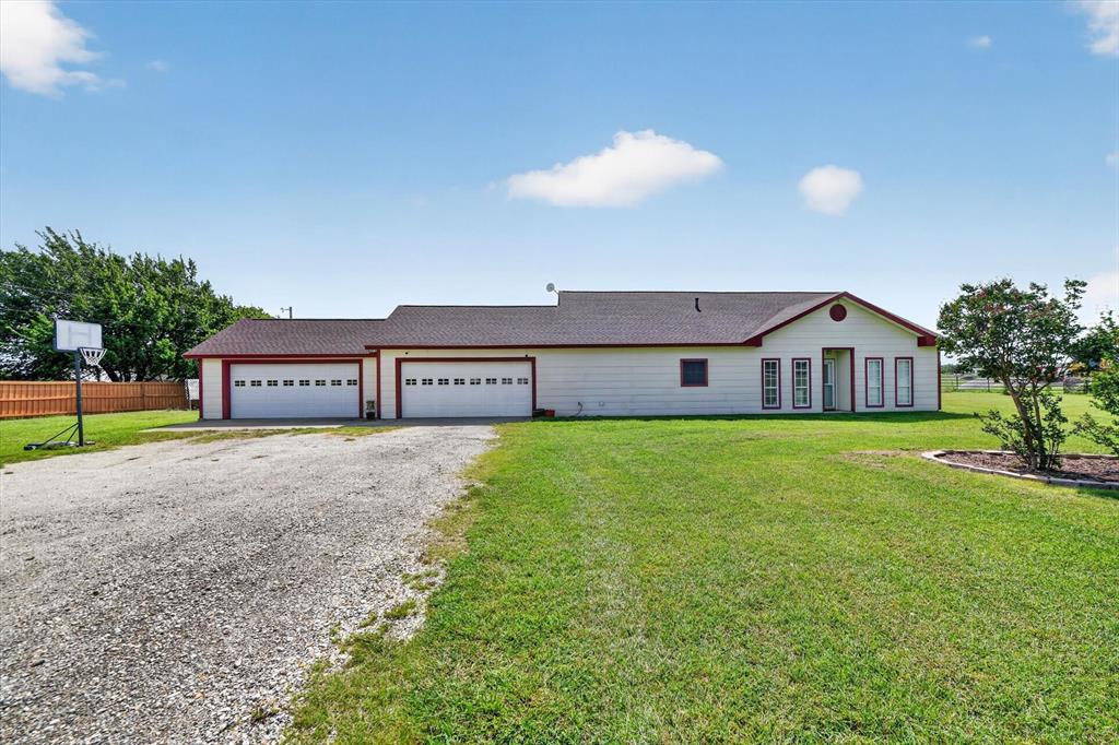 1958 Crockett Road Sanger, TX 76266 - Photo 2 of 35