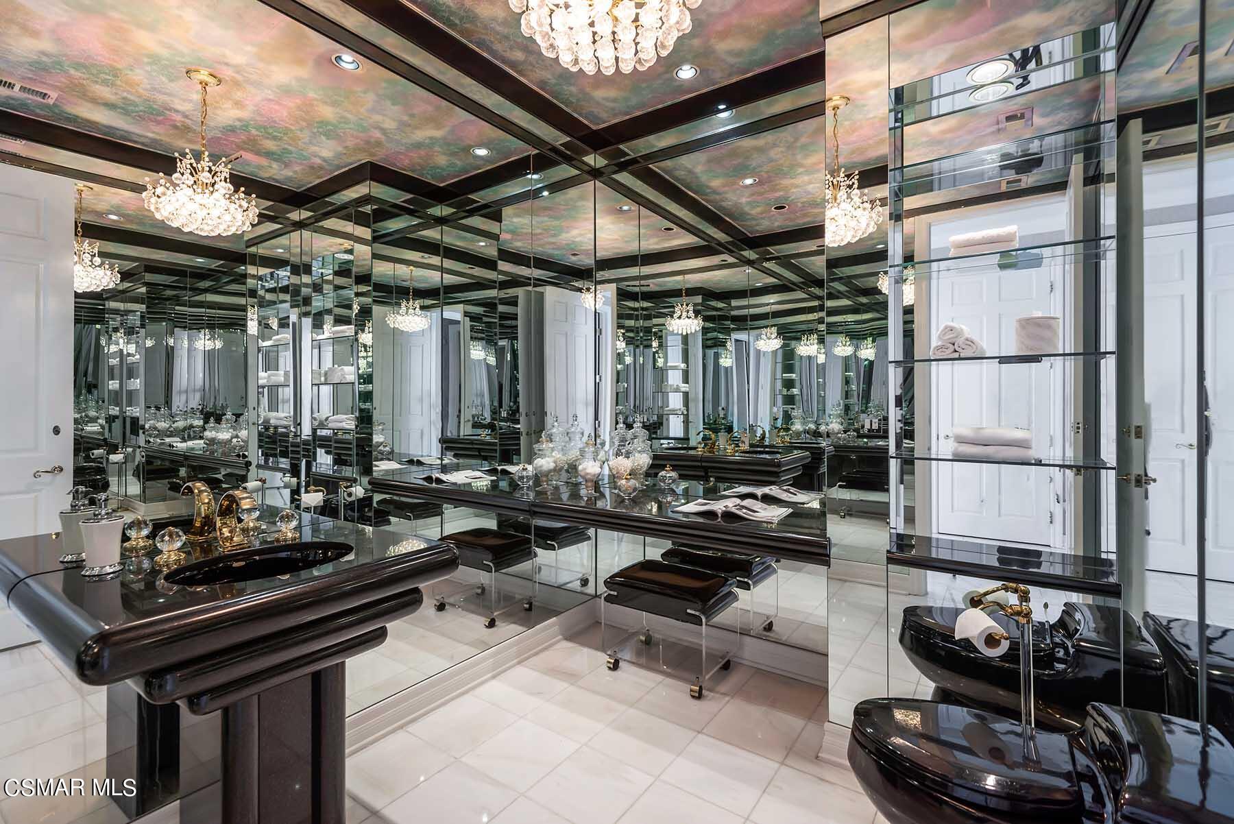 5467 Wellesley Drive Calabasas, CA 91302 - Photo 20 of 60 28