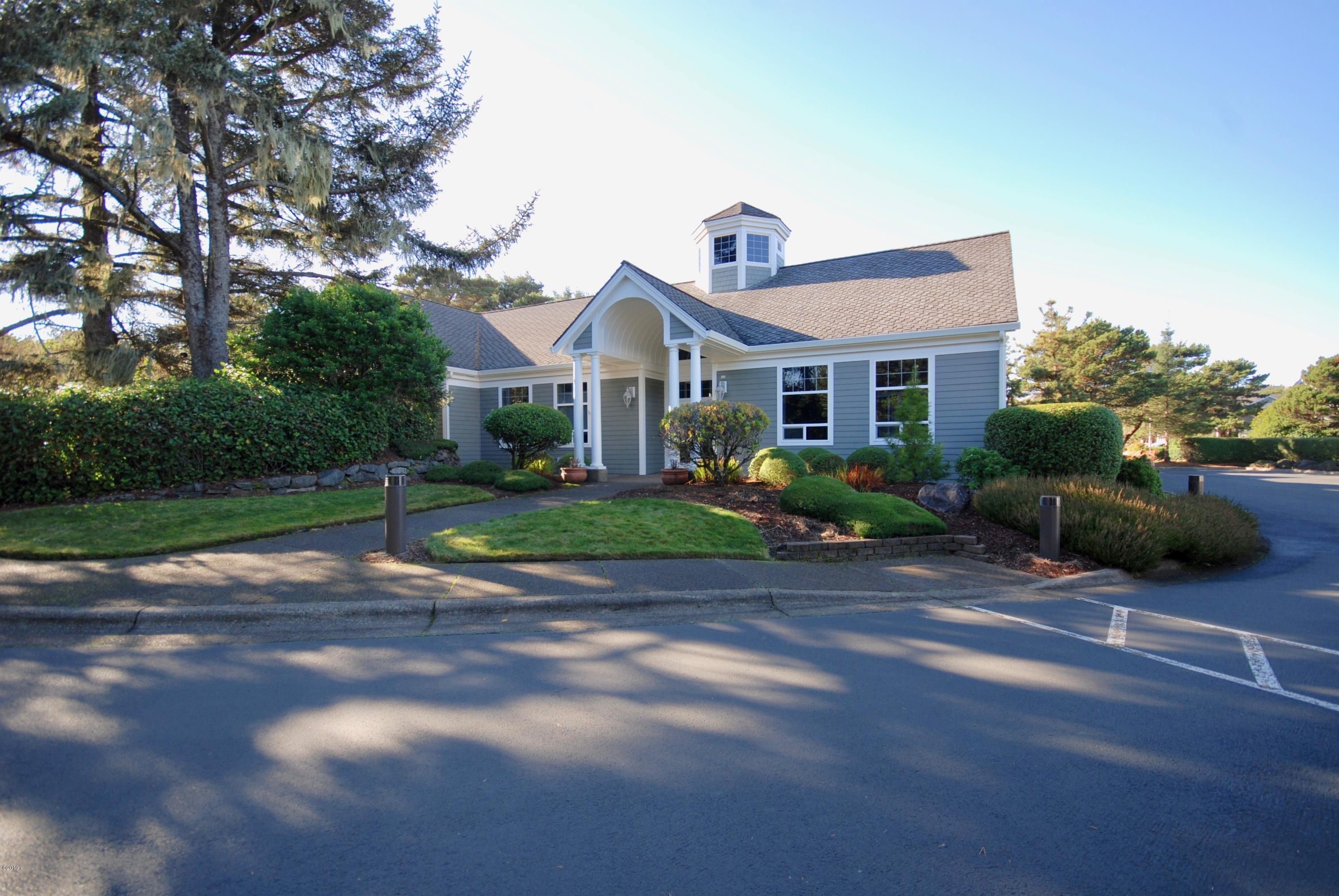 320 Southwest 58th Street Newport, OR 97365 - Photo 10 of 29 Clubhouse