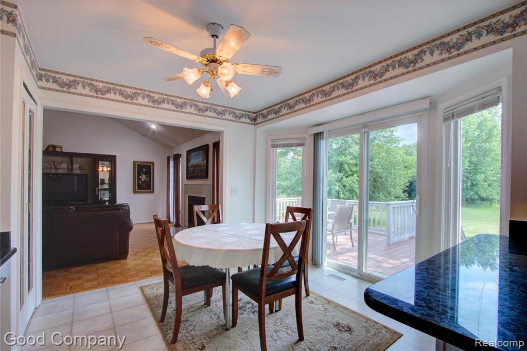 864 Preswick Court Rochester Hills, MI 48307 - Photo 12 of 47