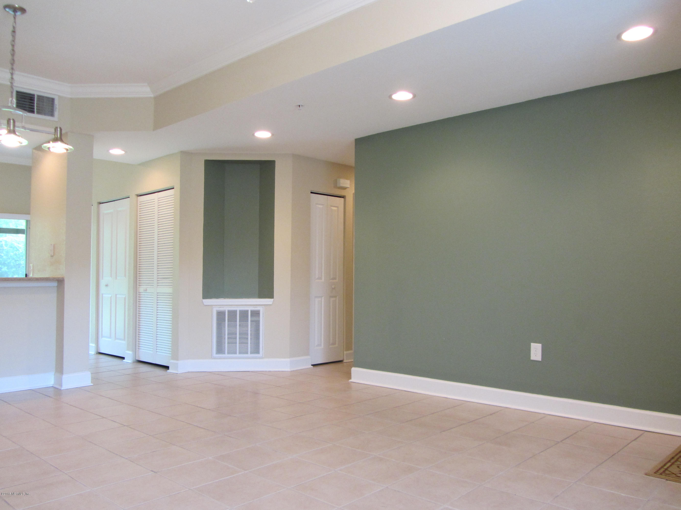 9745 Touchton Road, Unit 803 Jacksonville, FL 32246 - Photo 14 of 52 Living Dining looking towards hall