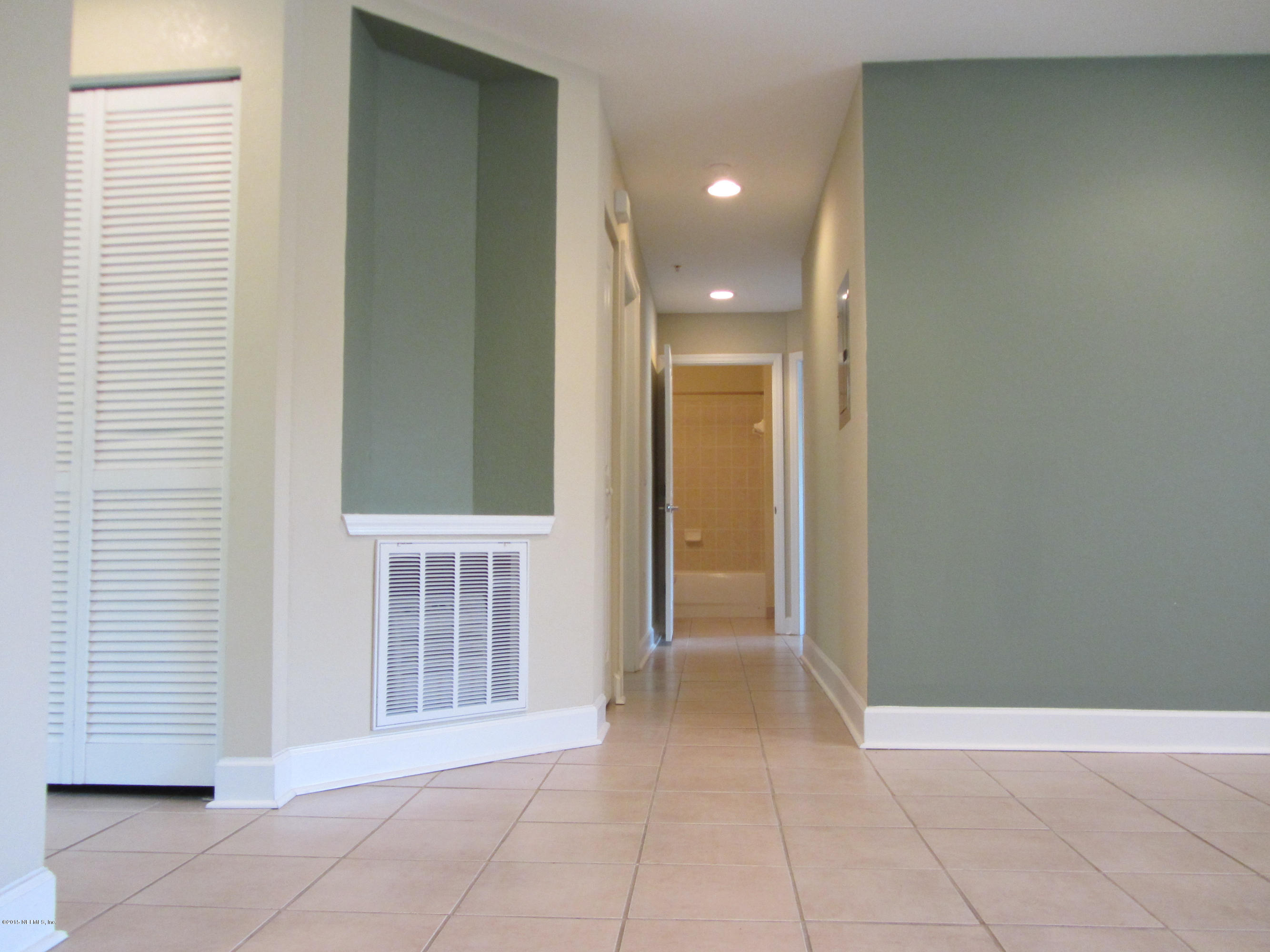 9745 Touchton Road, Unit 803 Jacksonville, FL 32246 - Photo 17 of 52 Hallway