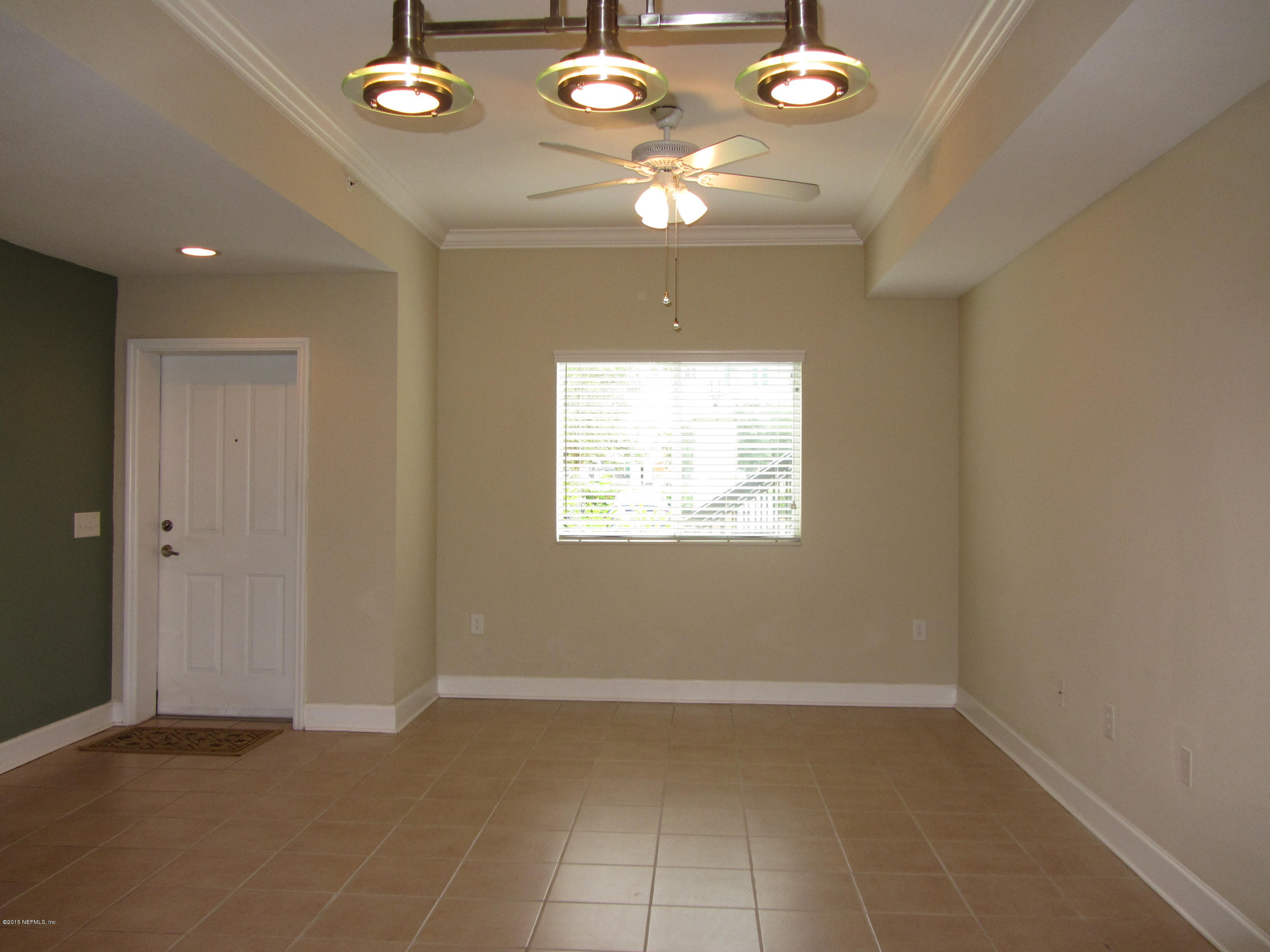 9745 Touchton Road, Unit 803 Jacksonville, FL 32246 - Photo 18 of 52 LR/DR towards front door