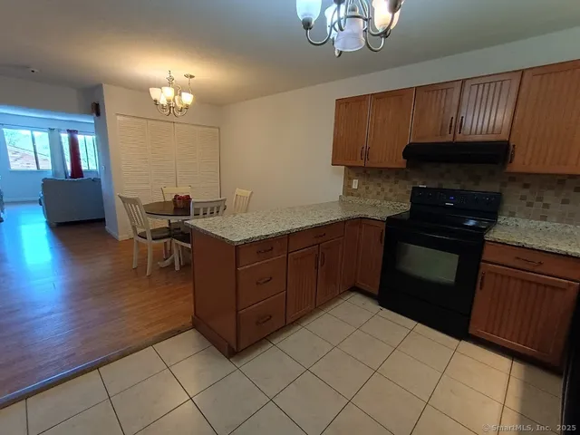 $169,900 | 192 Kaynor Drive, Unit K, Waterbury, CT 06708