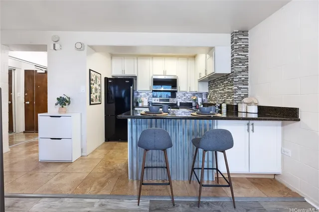 $335,000 | 1415 Victoria Street, Unit 908, Honolulu, HI 96822