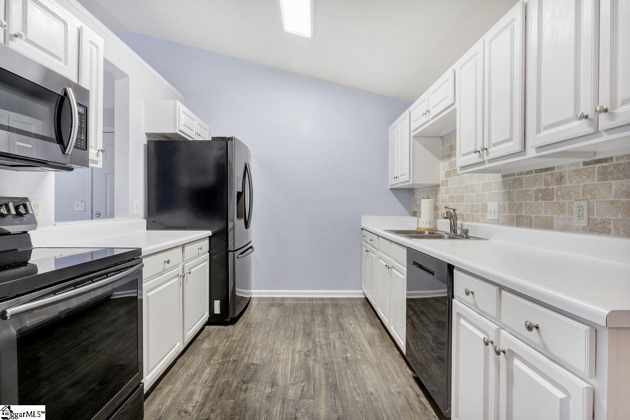 908 Pelham Square Way Greer, SC 29650 - Photo 4 of 18 Gallery Image 4