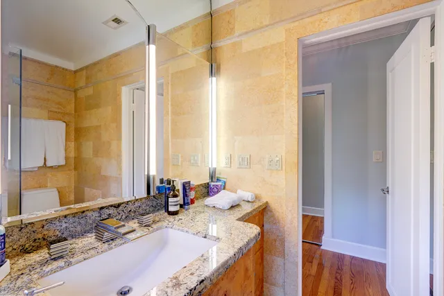 $6,950 | 411 26th Street, West Palm Beach, FL 33407