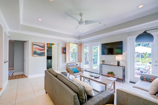 $6,950 | 411 26th Street, West Palm Beach, FL 33407