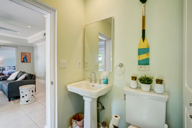 $6,950 | 411 26th Street, West Palm Beach, FL 33407