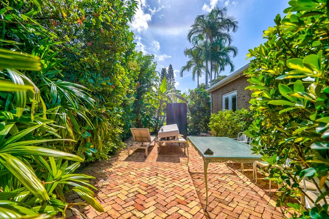 $6,950 | 411 26th Street, West Palm Beach, FL 33407