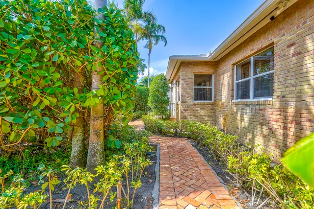 $6,950 | 411 26th Street, West Palm Beach, FL 33407