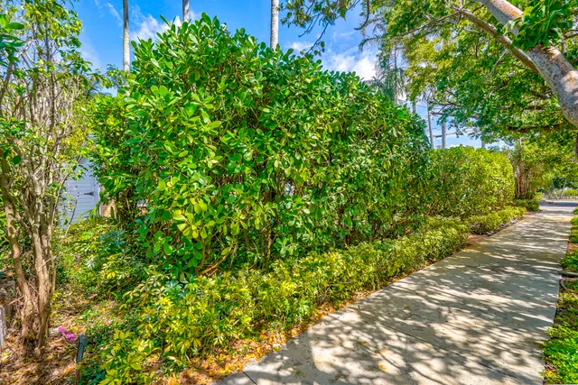 $6,950 | 411 26th Street, West Palm Beach, FL 33407