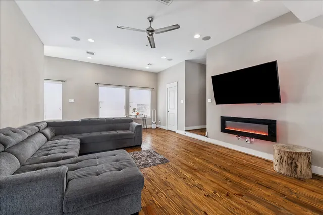 $410,000 | 1508 Crockett Street, Unit C, Houston, TX 77007