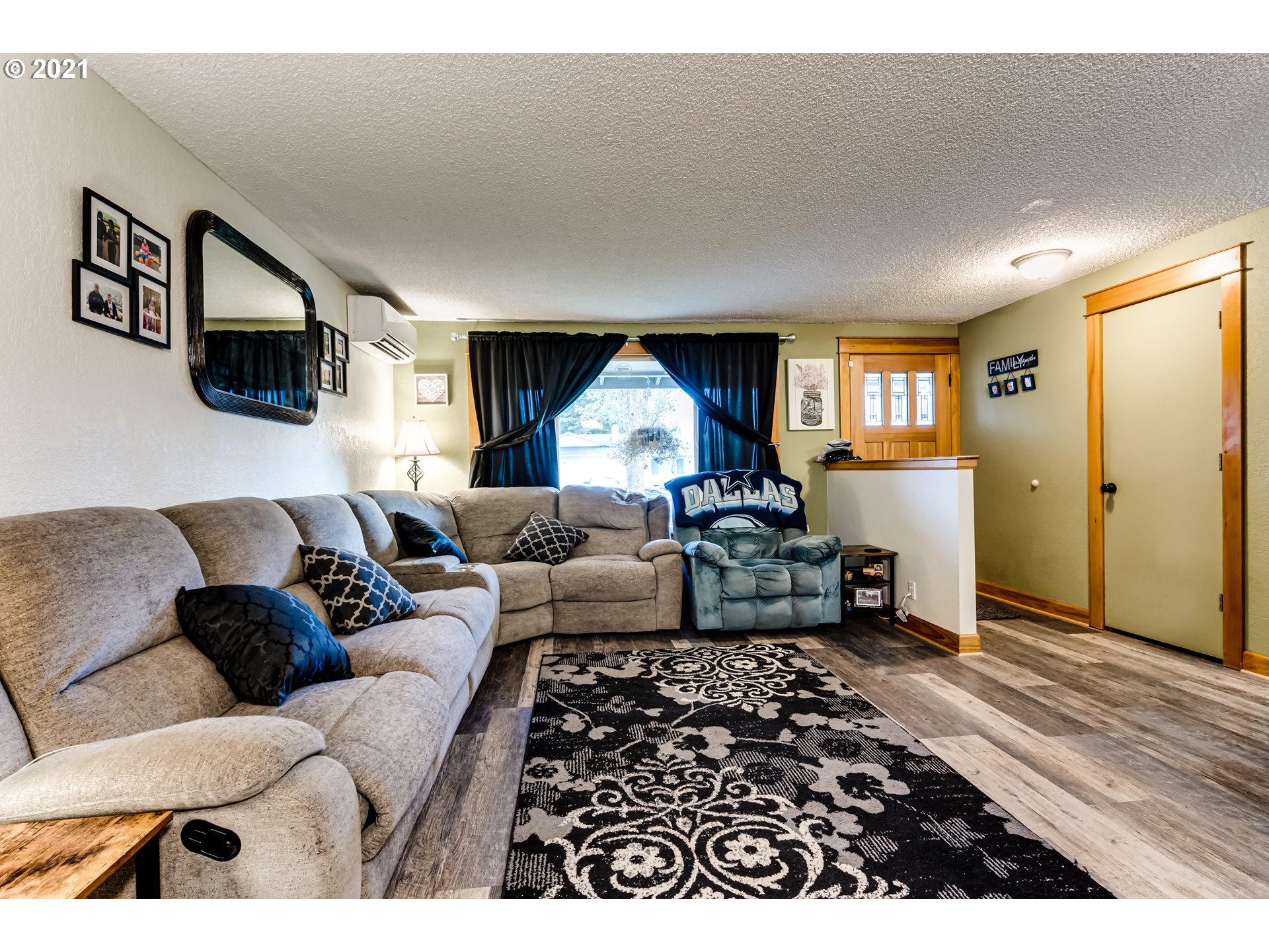 454 South 49th Place Springfield, OR 97478 - Photo 3 of 32 Gallery Image 3