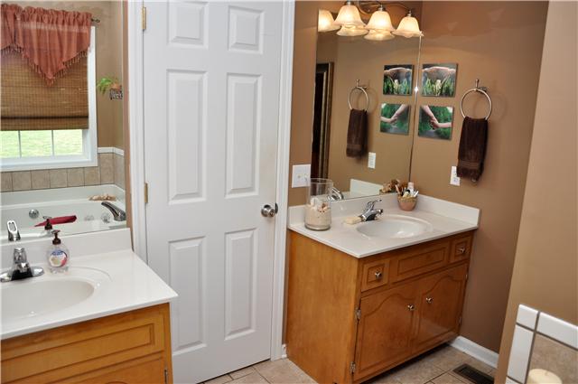 1847 Twin Rivers Road Clarksville, TN 37040 - Photo 13 of 20 His & Her Vanities