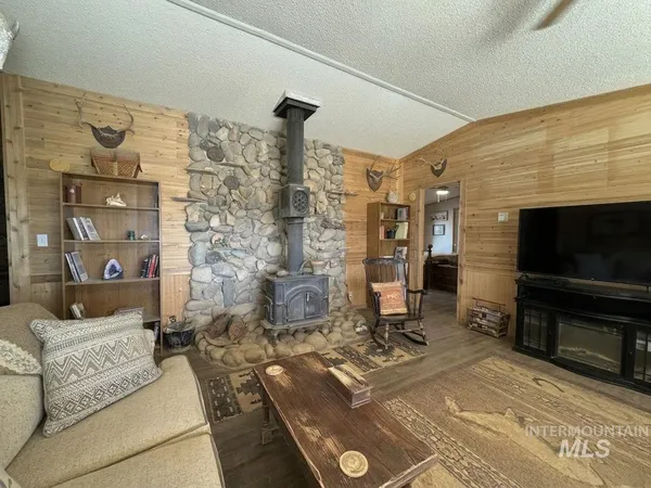 $650,000 | 103 West 420 North, Shoshone, ID 83352