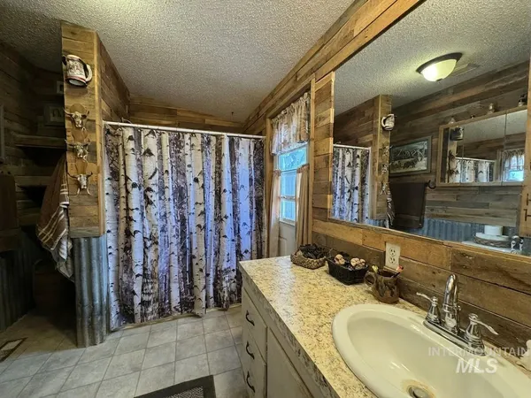 $650,000 | 103 West 420 North, Shoshone, ID 83352