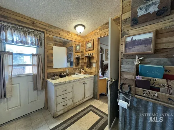 $650,000 | 103 West 420 North, Shoshone, ID 83352