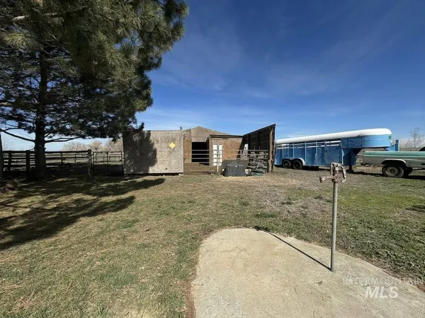 $650,000 | 103 West 420 North, Shoshone, ID 83352