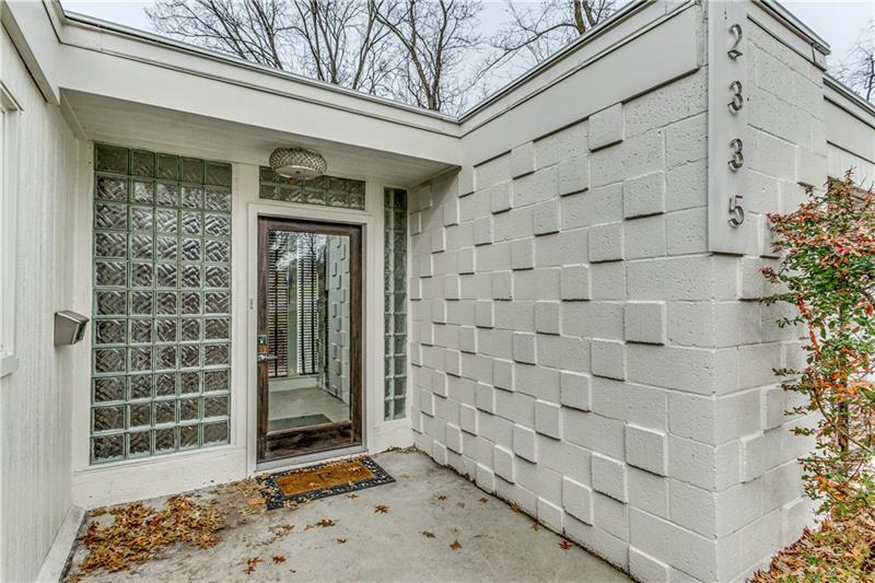 2335 Marbury Road Pittsburgh, PA 15221 - Photo 2 of 23 Gallery Image 2