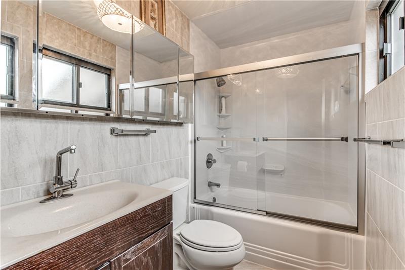 2335 Marbury Road Pittsburgh, PA 15221 - Photo 15 of 23 Gallery Image 15