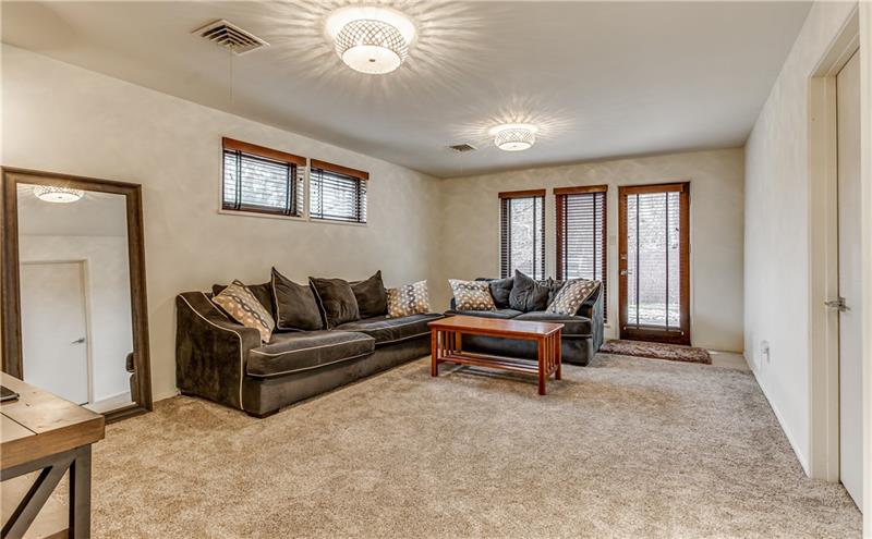 2335 Marbury Road Pittsburgh, PA 15221 - Photo 19 of 23 Gallery Image 19