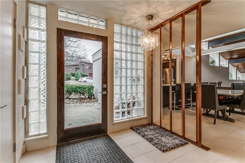 2335 Marbury Road Pittsburgh, PA 15221 - Photo 3 of 23 Gallery Image 3