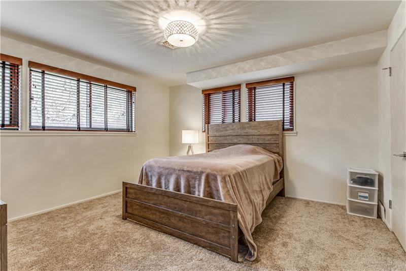 2335 Marbury Road Pittsburgh, PA 15221 - Photo 22 of 23 Gallery Image 22