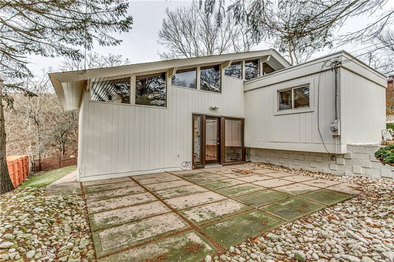 2335 Marbury Road Pittsburgh, PA 15221 - Photo 4 of 23 Gallery Image 4