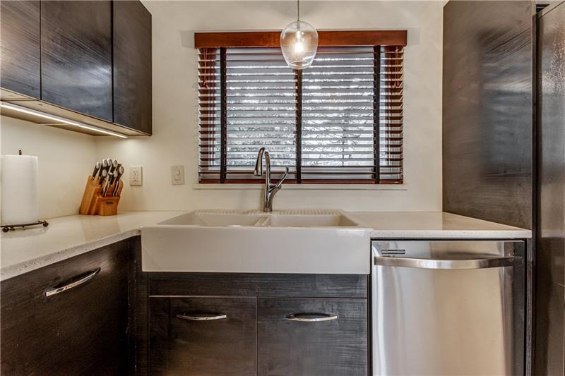 2335 Marbury Road Pittsburgh, PA 15221 - Photo 7 of 23 Gallery Image 7