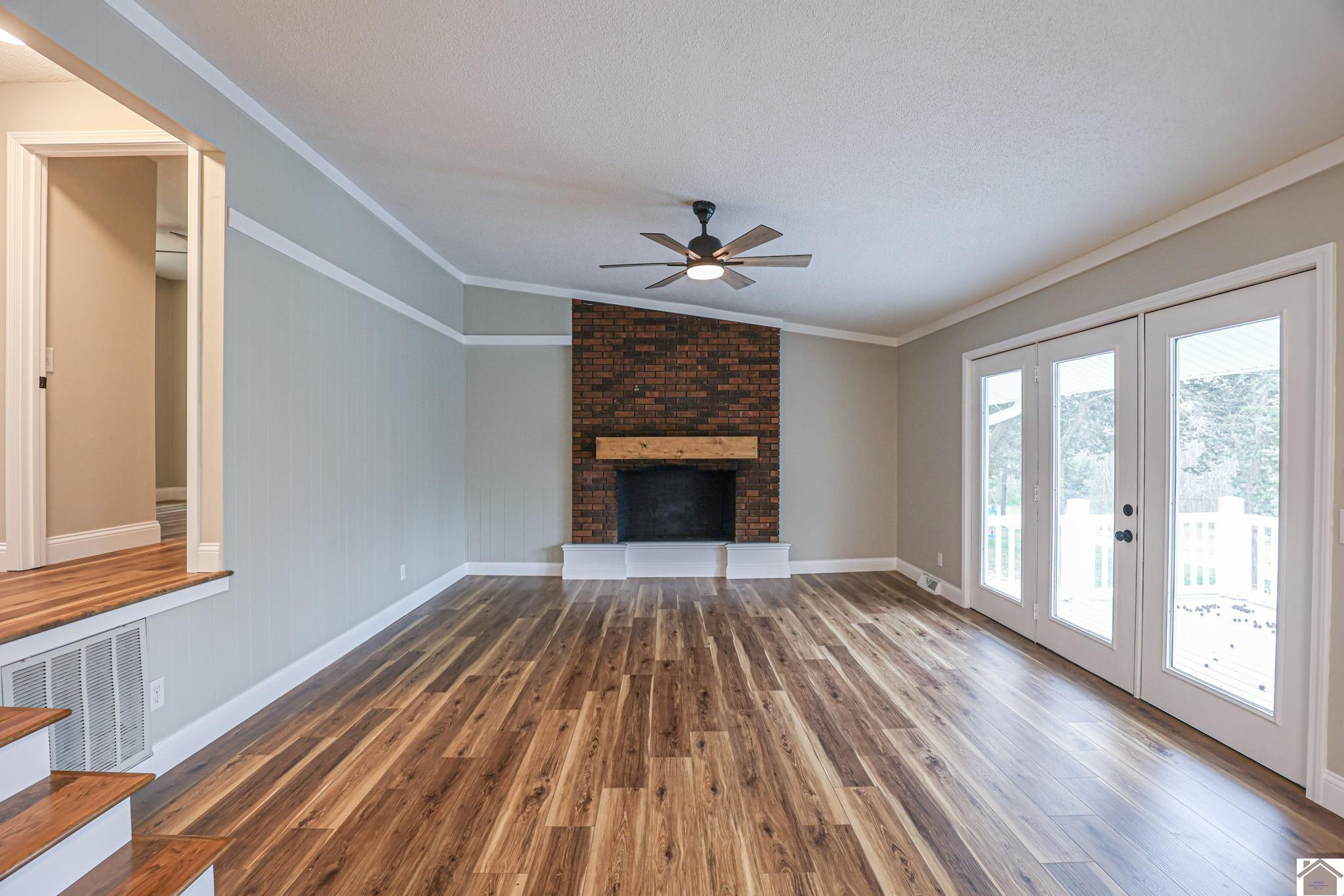 146 Mermie Road Hardin, KY 42048 - Photo 11 of 41 Living Room