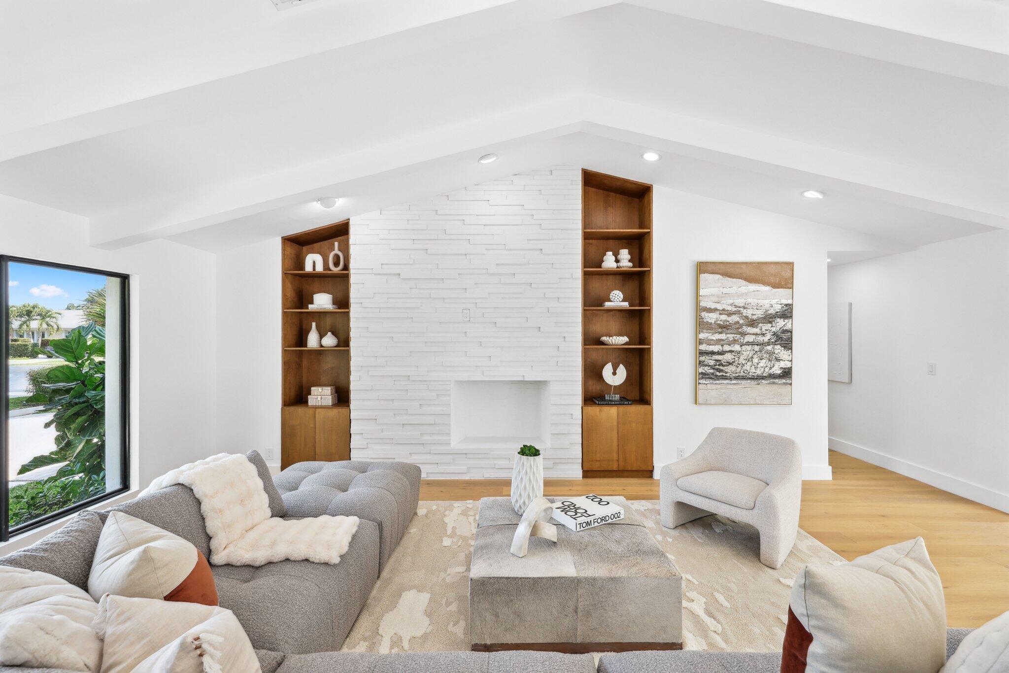 6794 Giralda Circle Boca Raton, FL 33433 - Photo 9 of 66 Living room