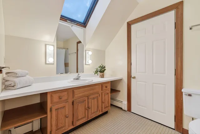 $1,049,000 | 200 Sisquisic Trail, Yarmouth, ME 04096