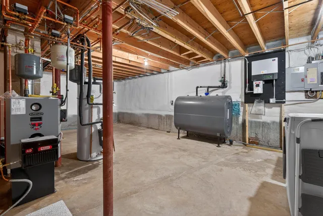 $1,049,000 | 200 Sisquisic Trail, Yarmouth, ME 04096