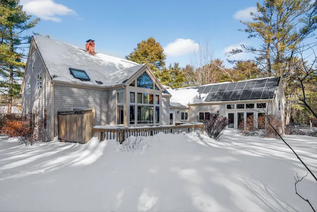 $1,049,000 | 200 Sisquisic Trail, Yarmouth, ME 04096