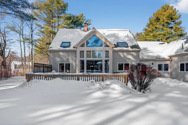 $1,049,000 | 200 Sisquisic Trail, Yarmouth, ME 04096
