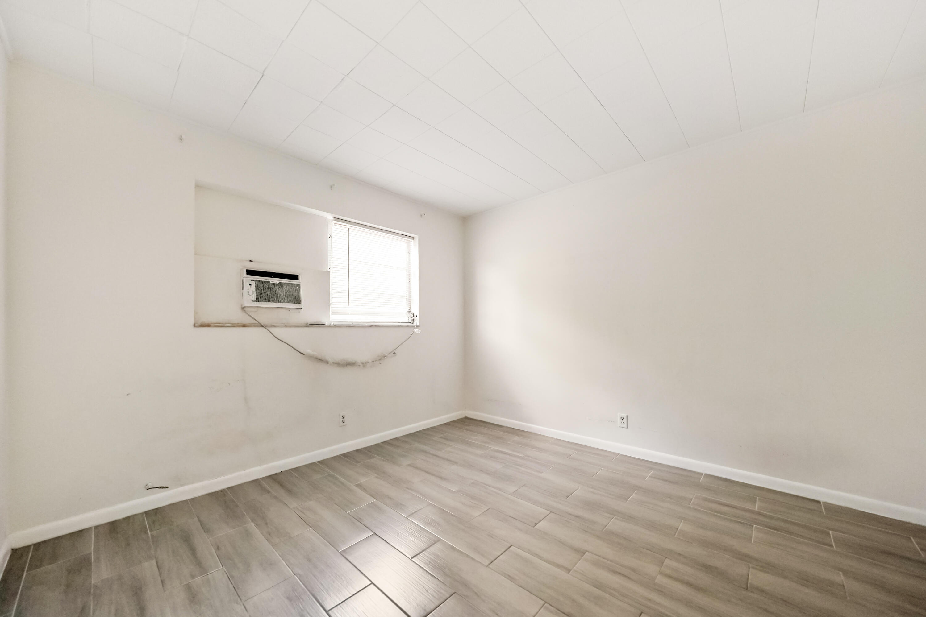 710 North K Street, Unit 203 Lake Worth Beach, FL 33460 - Photo 10 of 17 011