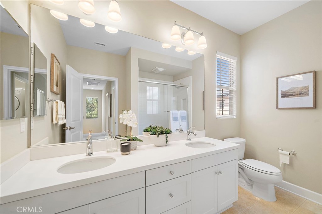 41 Coleridge Irvine, CA 92620 - Photo 29 of 36 Secondary bathroom.
