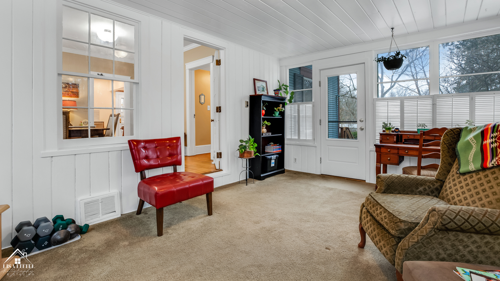 32W186 Army Trail Road Wayne, IL 60184 - Photo 13 of 27 a living room with furniture and a potted plant