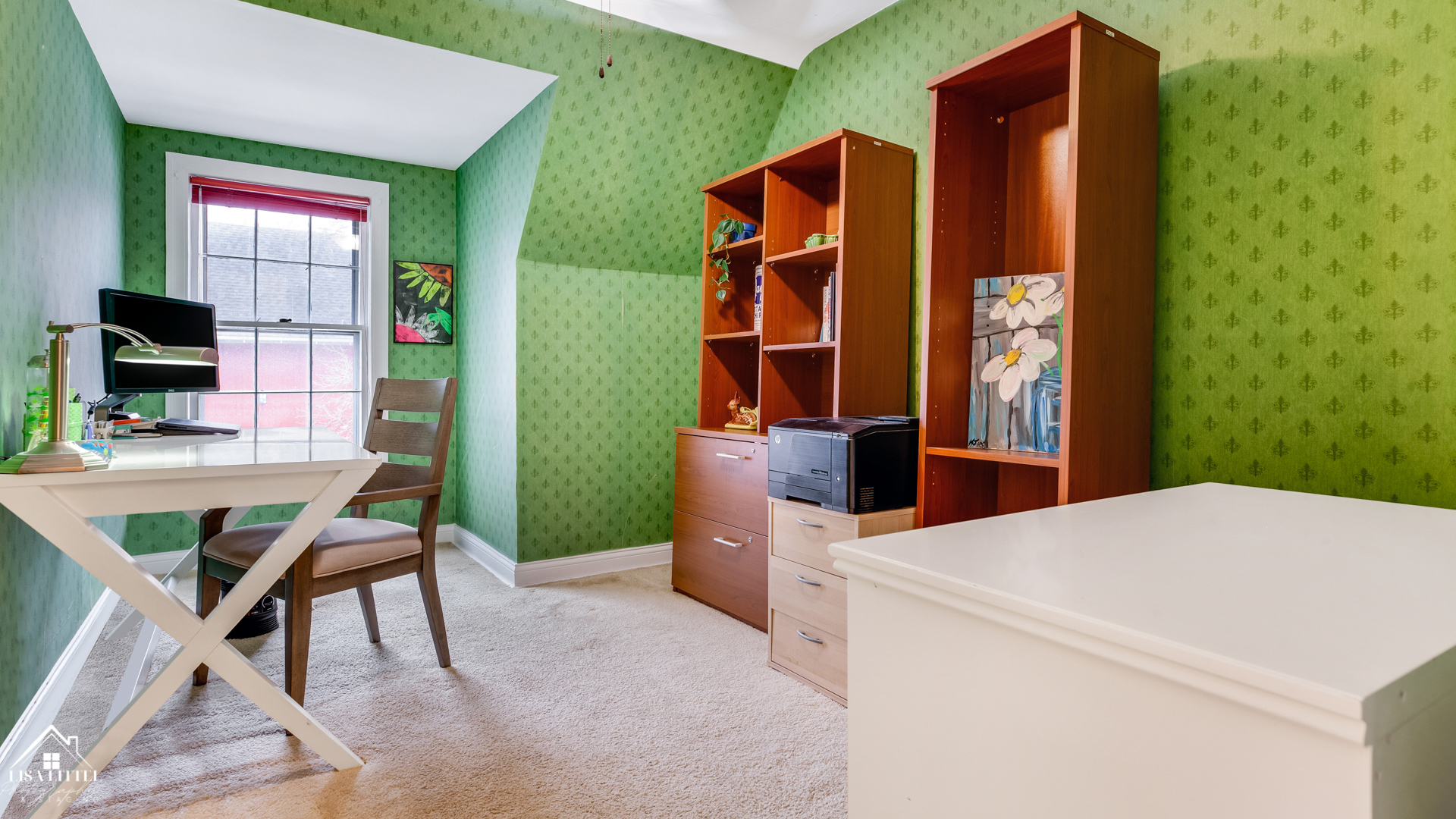 32W186 Army Trail Road Wayne, IL 60184 - Photo 18 of 27 a workspace with table and chairs