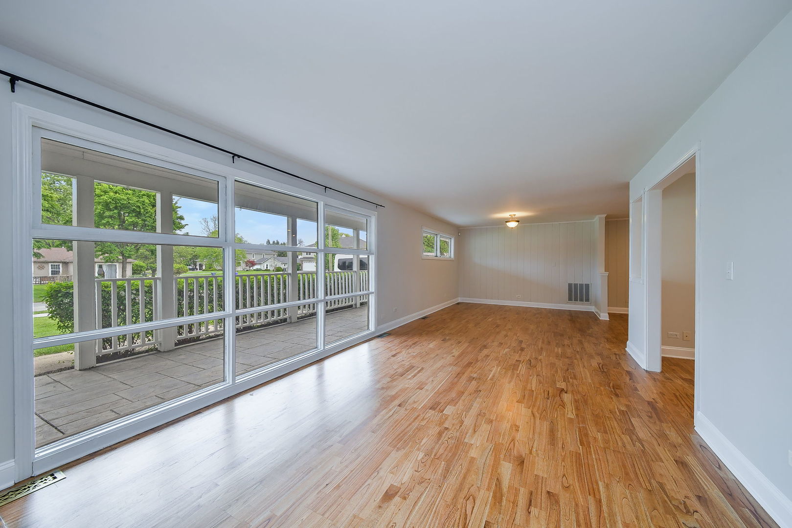 532 Ranch Road Wheaton, IL 60187 - Photo 5 of 42